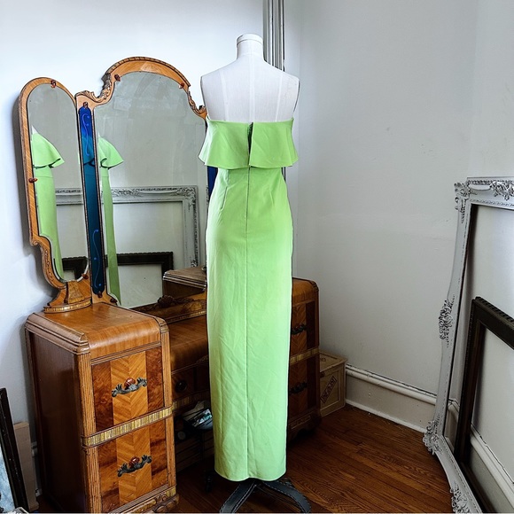 Aidan Mattox strapless crepe column gown 0 - Picture 3 of 10